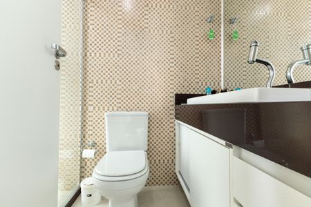 Casa de condomínio para alugar com 150m², 3 quartos e 2 vagasBanheiro da Suíte