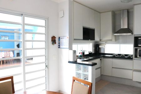 Casa à venda com 158m², 4 quartos e 2 vagasCozinha