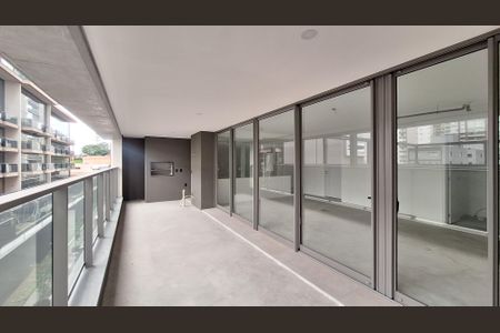 Apartamento à venda com 180m², 3 quartos e 2 vagas Apartamento à venda com 180m², 3 quartos e 2 vagasVaranda da Sala