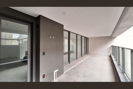Apartamento à venda com 180m², 3 quartos e 2 vagas Apartamento à venda com 180m², 3 quartos e 2 vagasVaranda da Sala