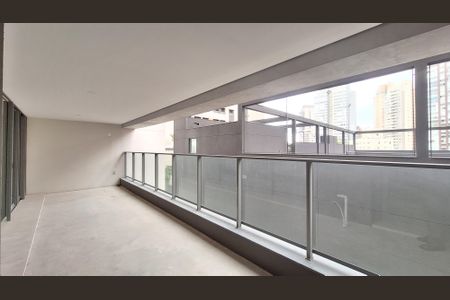 Apartamento à venda com 180m², 3 quartos e 2 vagas Apartamento à venda com 180m², 3 quartos e 2 vagasVaranda da Sala