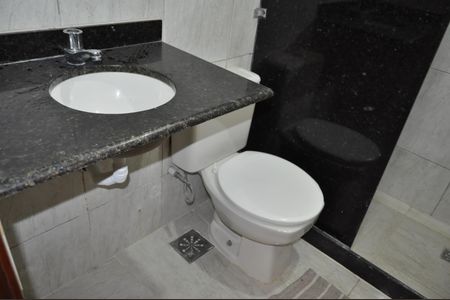 Casa à venda com 120m², 3 quartos e 1 vagaBanheiro 2