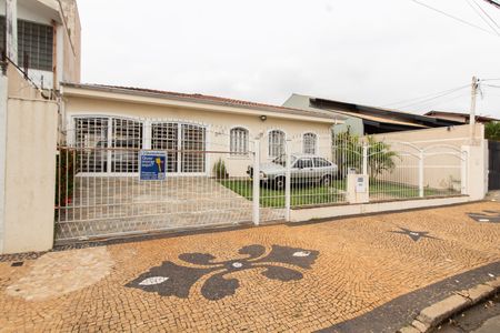 Casa para alugar com 194m², 3 quartos e 4 vagasFachada