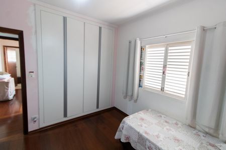 Casa para alugar com 194m², 3 quartos e 4 vagasQuarto 2