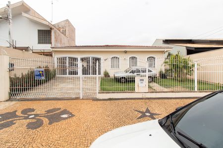 Casa para alugar com 194m², 3 quartos e 4 vagasFachada