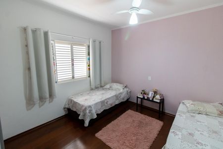 Casa para alugar com 194m², 3 quartos e 4 vagasQuarto 2