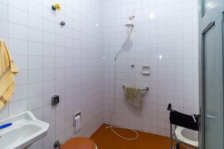 Casa à venda com 248m², 3 quartos e 5 vagasBanheiro 2