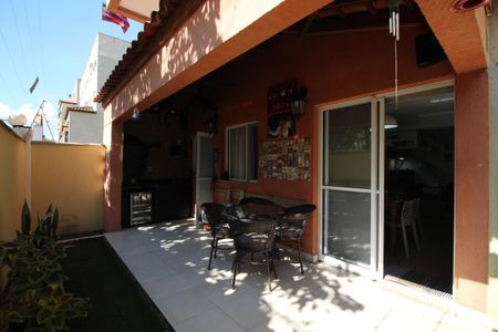 Apartamento à venda com 115m², 3 quartos e 2 vagasVaranda