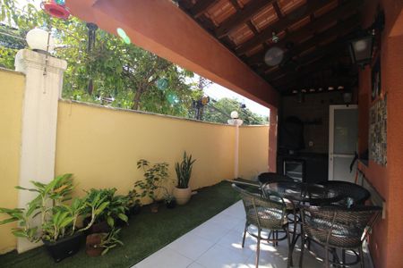 Apartamento à venda com 115m², 3 quartos e 2 vagasVaranda