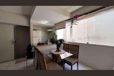 Casa à venda com 152m², 3 quartos e 2 vagas