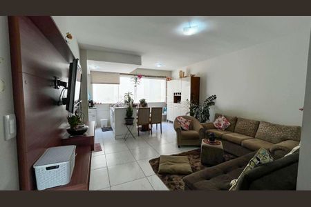 Casa à venda com 152m², 3 quartos e 2 vagas