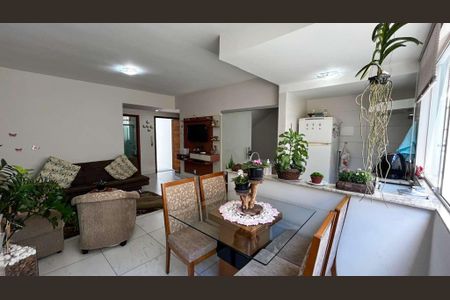 Casa à venda com 152m², 3 quartos e 2 vagas