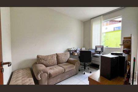 Casa à venda com 152m², 3 quartos e 2 vagas