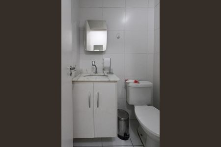 Apartamento para alugar com 74m², 2 quartos e 1 vaga Apartamento para alugar com 74m², 2 quartos e 1 vagaBanheiro