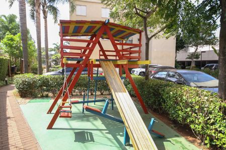 Apartamento para alugar com 74m², 2 quartos e 1 vaga Apartamento para alugar com 74m², 2 quartos e 1 vagaÁrea comum - Playground