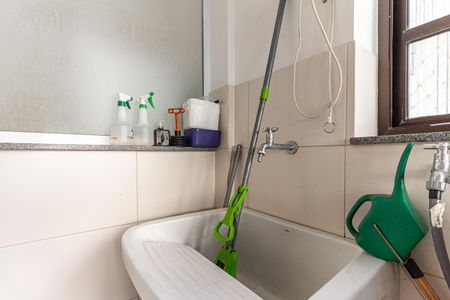 Apartamento à venda com 193m², 3 quartos e 1 vagaÁrea de Serviço