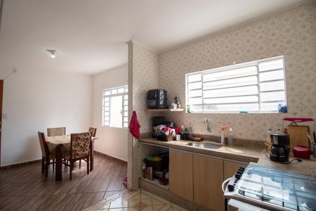 Casa à venda com 141m², 3 quartos e 2 vagasCozinha