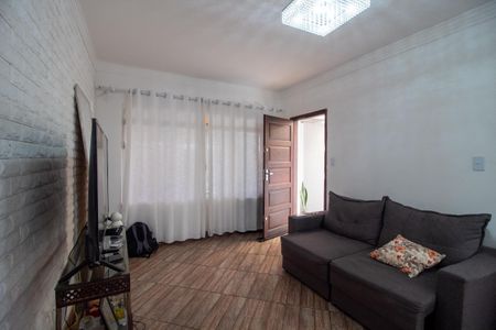 Casa à venda com 141m², 3 quartos e 2 vagasSala