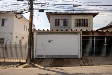 Casa à venda com 141m², 3 quartos e 2 vagasFachada