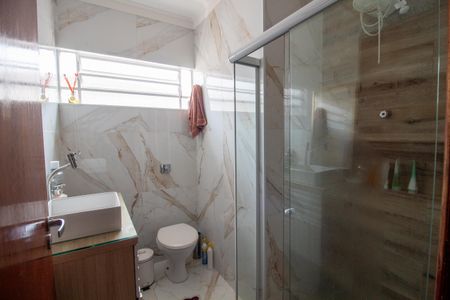 Casa à venda com 141m², 3 quartos e 2 vagasBanheiro