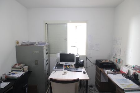 Apartamento à venda com 77m², 3 quartos e 2 vagasQuarto 2