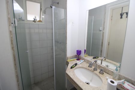 Apartamento à venda com 77m², 3 quartos e 2 vagasBanheiro Suíte 
