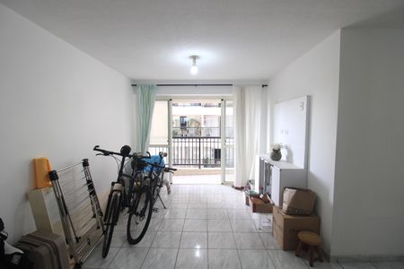 Apartamento à venda com 77m², 3 quartos e 2 vagasSala