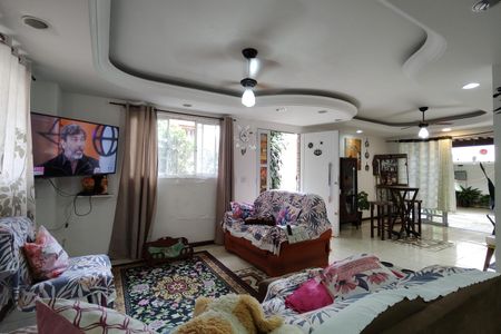 Casa de condomínio para alugar com 500m², 4 quartos e 2 vagasSala