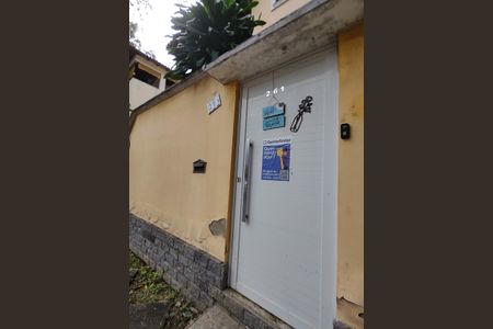 Casa de condomínio para alugar com 500m², 4 quartos e 2 vagasFachada