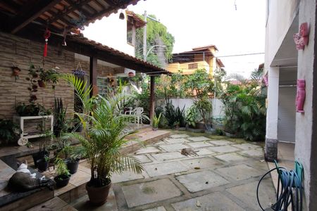 Casa de condomínio para alugar com 500m², 4 quartos e 2 vagasQuintal