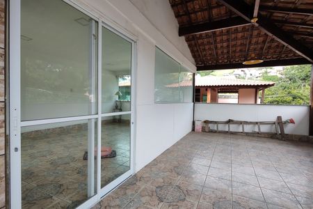 Casa de condomínio para alugar com 500m², 4 quartos e 2 vagasTerraço