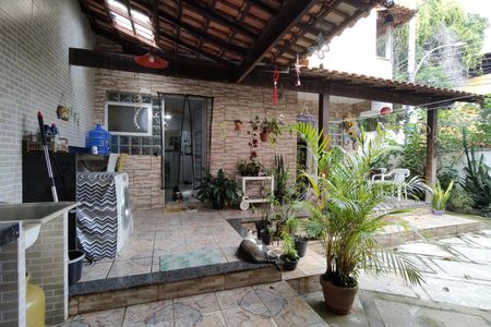 Casa de condomínio para alugar com 500m², 4 quartos e 2 vagasQuintal