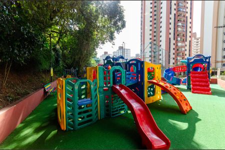 Apartamento à venda com 131m², 3 quartos e 3 vagasÁrea comum - Playground