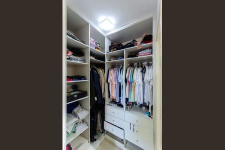 Apartamento à venda com 131m², 3 quartos e 3 vagasSuíte - Closed