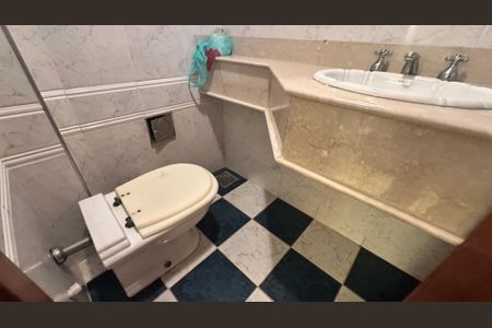 Casa de condomínio à venda com 600m², 6 quartos e 4 vagasLavabo