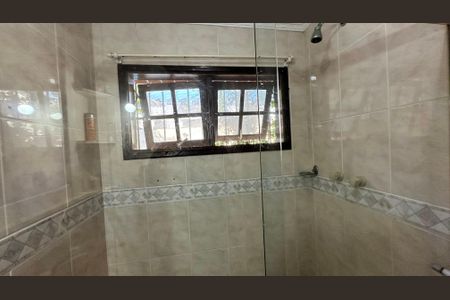 Casa de condomínio à venda com 600m², 6 quartos e 4 vagasBanheiro quarto 1