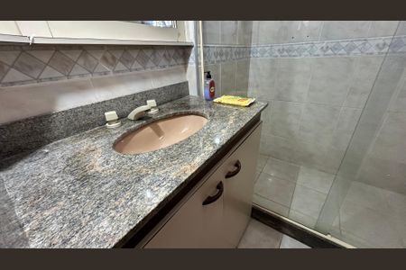 Casa de condomínio à venda com 600m², 6 quartos e 4 vagasBanheiro quarto 1