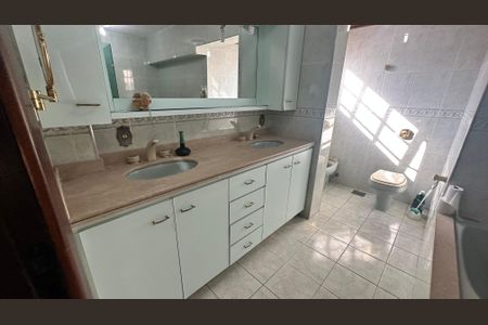 Casa de condomínio à venda com 600m², 6 quartos e 4 vagasBanheiro quarto 5