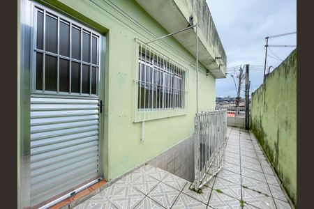 Casa à venda com 171m², 3 quartos e 3 vagas Casa à venda com 171m², 3 quartos e 3 vagasÁrea externa