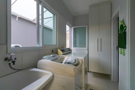 Casa à venda com 260m², 3 quartos e 4 vagasÁrea de Serviço