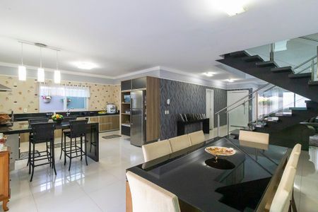 Casa à venda com 260m², 3 quartos e 4 vagasSala