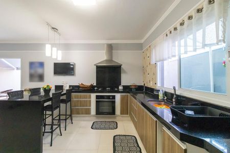 Casa à venda com 260m², 3 quartos e 4 vagasCozinha 