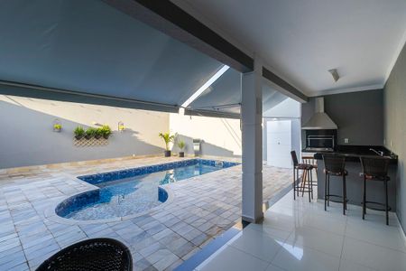 Casa à venda com 260m², 3 quartos e 4 vagasÁrea comum