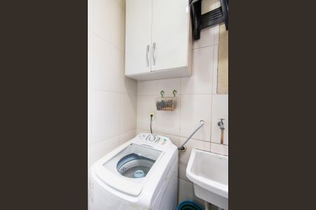 Casa à venda com 77m², 3 quartos e 1 vagaÁrea de Serviço