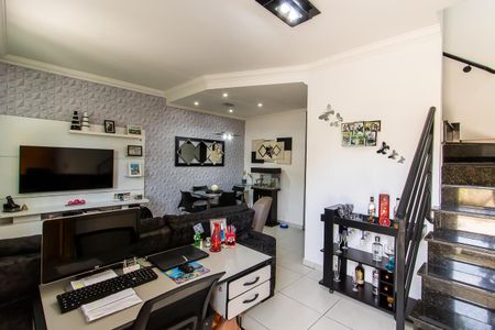 Casa à venda com 77m², 3 quartos e 1 vagaSala