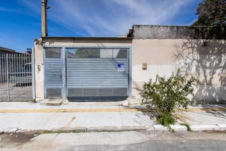 Casa à venda com 77m², 3 quartos e 1 vagaFachada + Placa