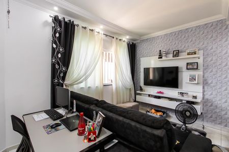 Casa à venda com 77m², 3 quartos e 1 vagaSala