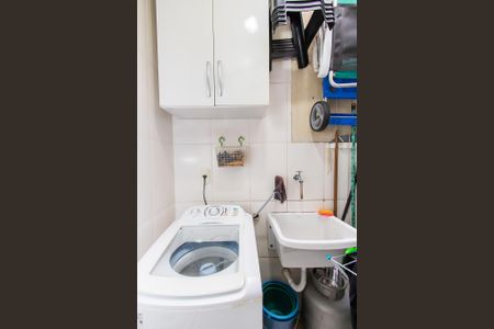 Casa à venda com 77m², 3 quartos e 1 vagaÁrea de Serviço