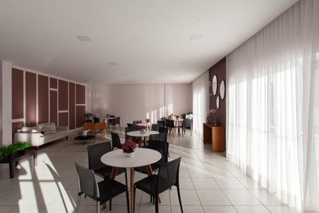 Apartamento à venda com 97m², 3 quartos e 2 vagas Apartamento à venda com 97m², 3 quartos e 2 vagasÁrea comum - Salão de festas