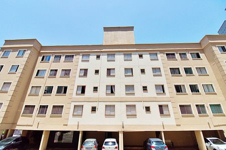 Apartamento para alugar com 45m², 2 quartos e 1 vaga Apartamento para alugar com 45m², 2 quartos e 1 vagaFachada